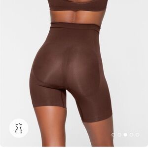 Skims High-Waisted Mid Thigh Shorts